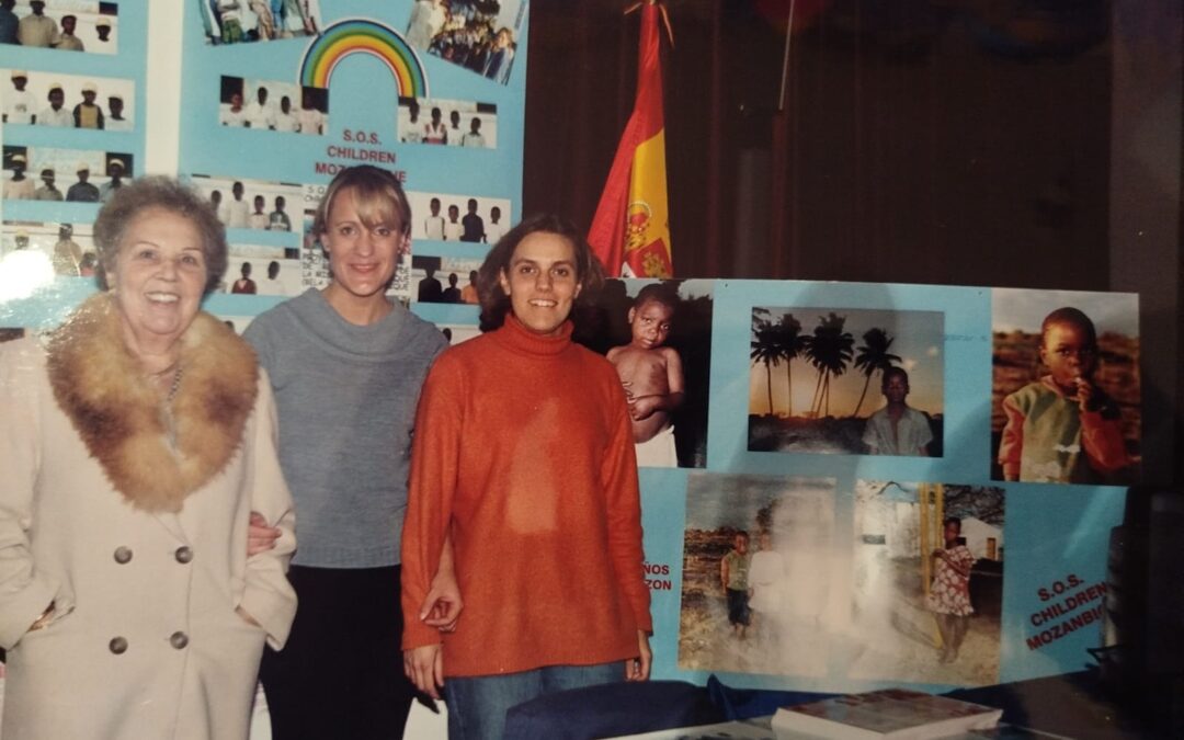 Presentación Oficial de la Asociación (AÑO 2000)